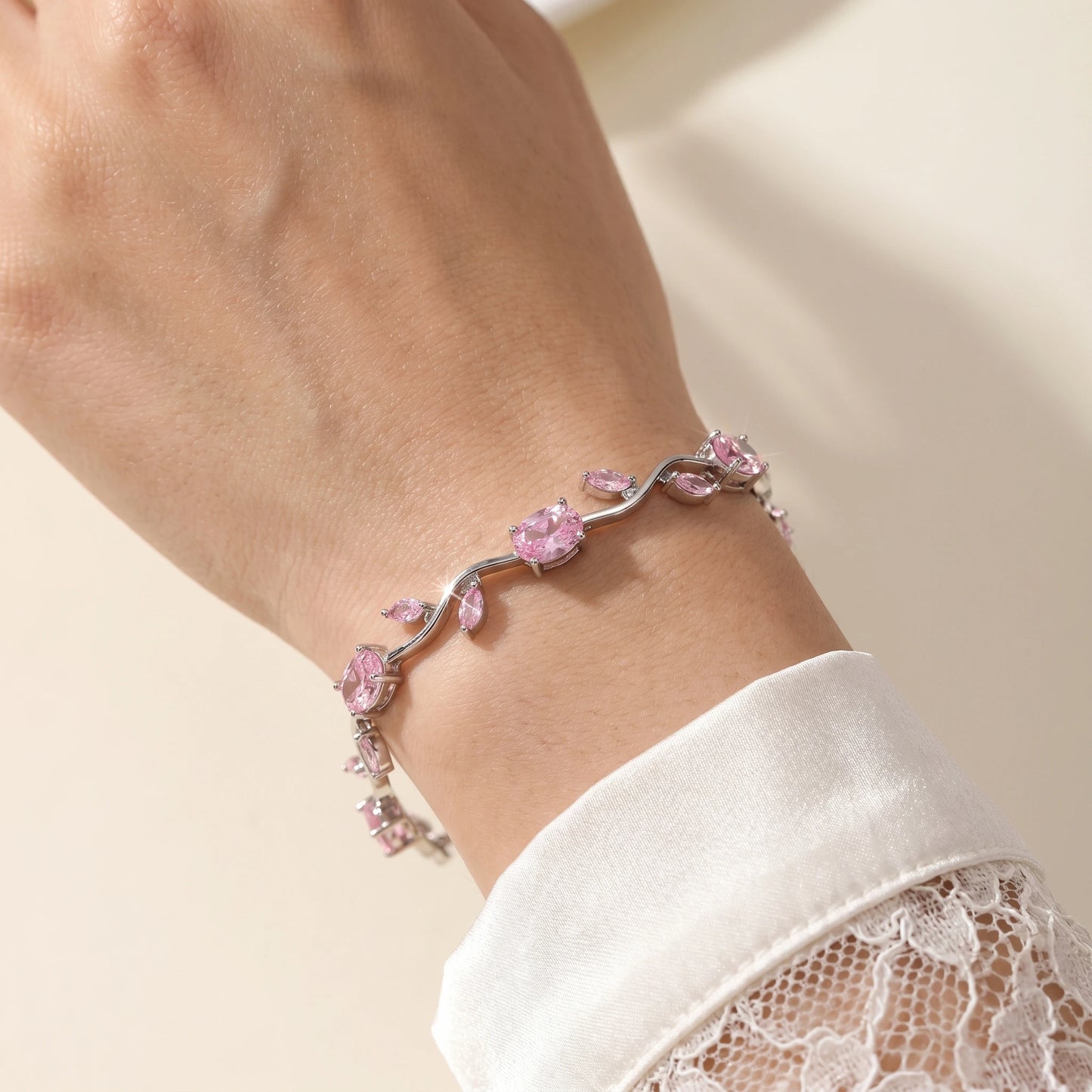 Dainty Tulip Bracelet